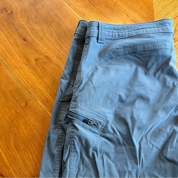 Eddie Bauer Hiking Shorts - Picture 2 of 4